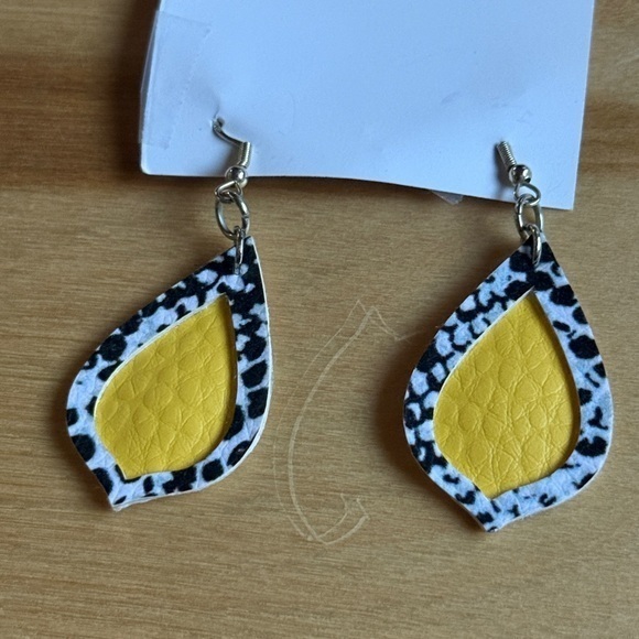Jewelry - Yellow Teardrop Earrings with Black and White Accents NWT